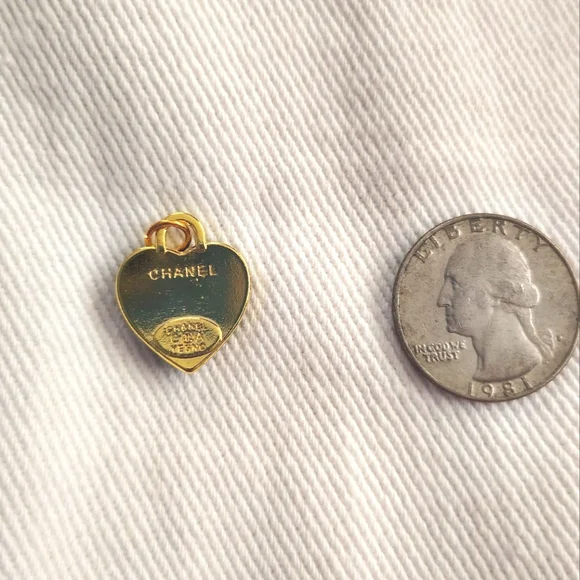 Chanel Black/Gold CC Heart Stamped Zipper Pull/14k Gold Plated Chain - Picture 5 of 5